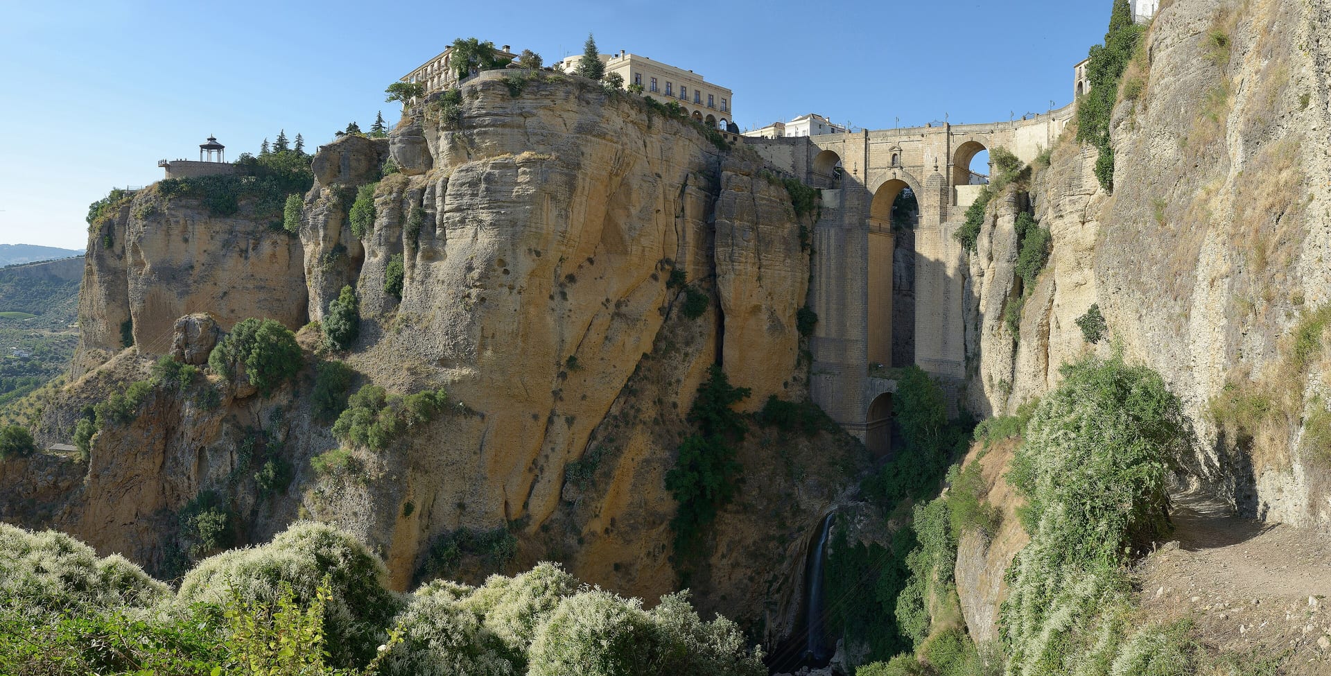 Comparing Andalusia cruise excursion options from Malaga