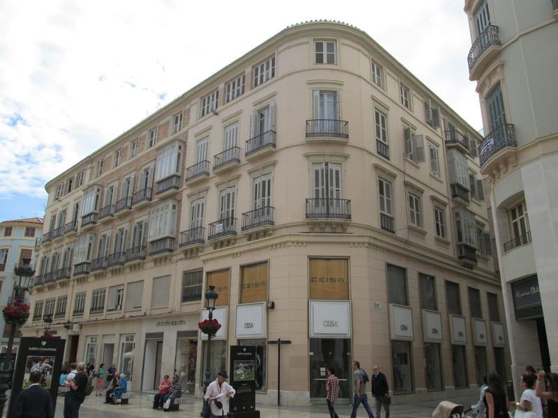 Walking Malaga old town from the cruise terminal
